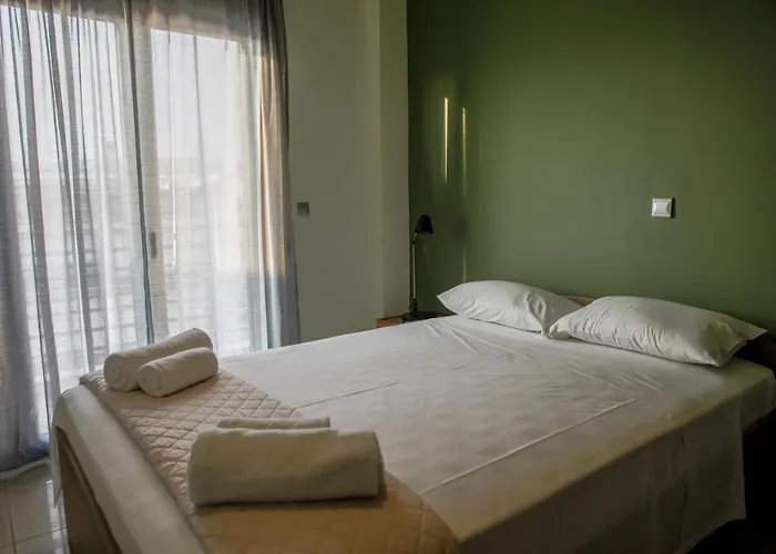 Lak Peristeri Homes 50M From Metro Station