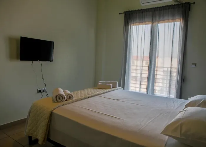 Lak Peristeri Homes 50M From Metro Station